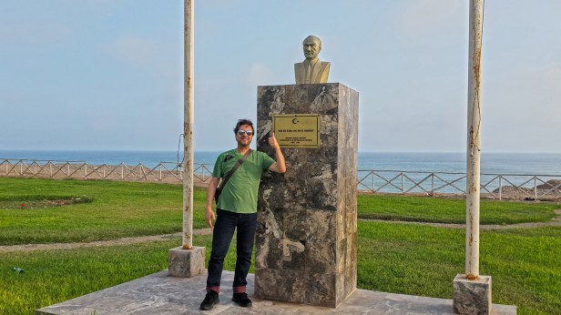 Lima'da Atatürk Büstü